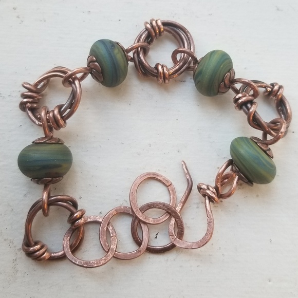 Handcrafted copper wire and ceramic bead bracelet - Picture 1 of 6